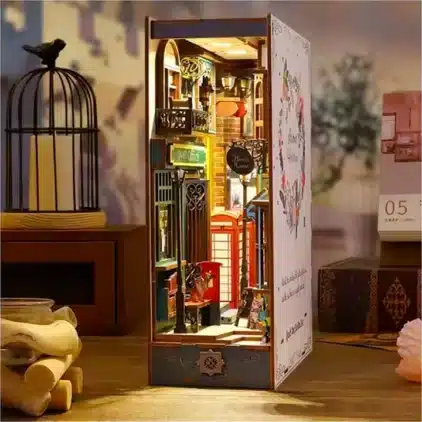 BookNook Ludistri - Ruelle (18,2 x 8,5 x 24,5 cm)